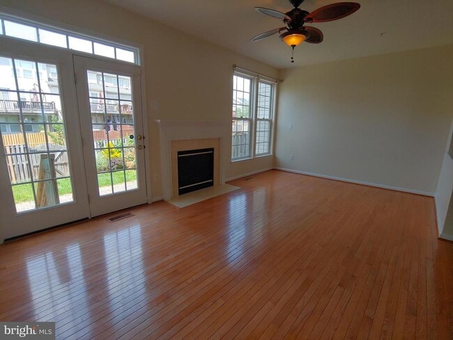 Building Photo - 912 Glaze Ct