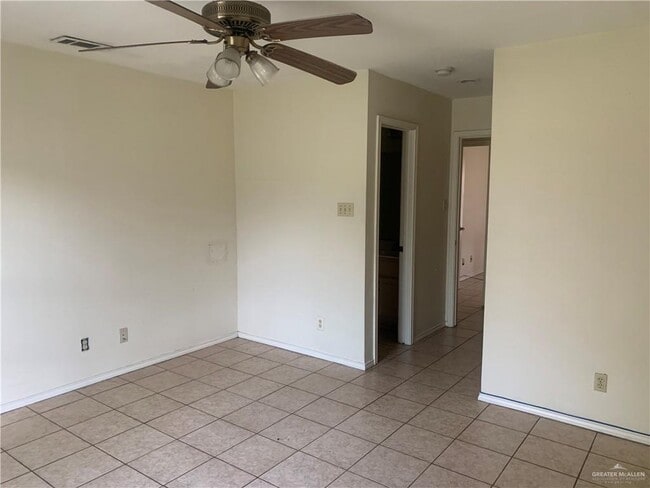 Building Photo - 9 E Preston Ave