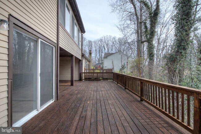 Building Photo - 49 Brambling Ln