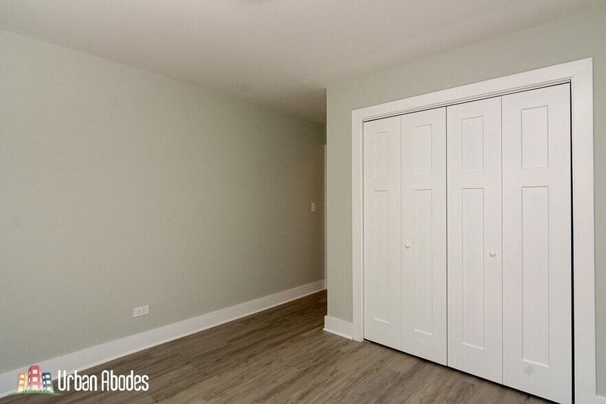 Building Photo - 1424 N Dearborn St