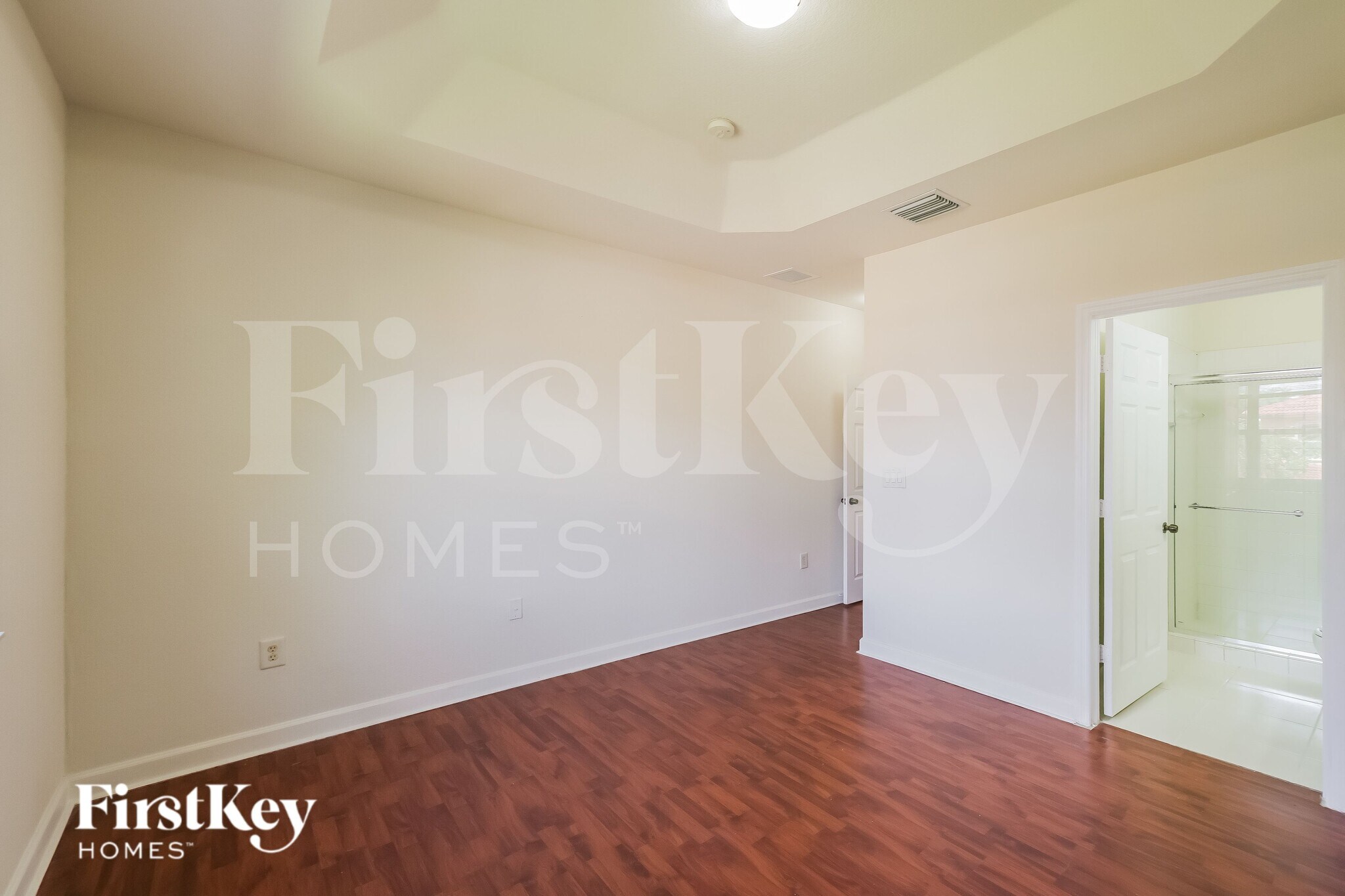 Building Photo - 1490 NE 33rd Rd