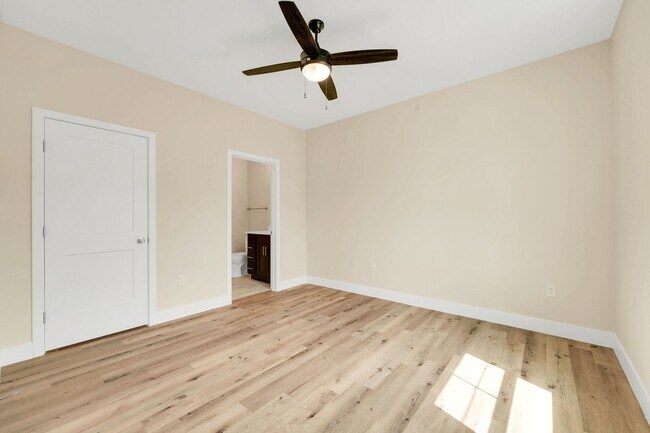 Building Photo - West Beverly Lofts - 104