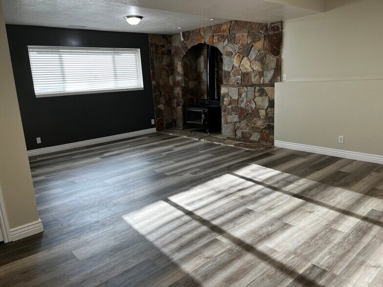 Building Photo - 1442 Willowbrook Dr
