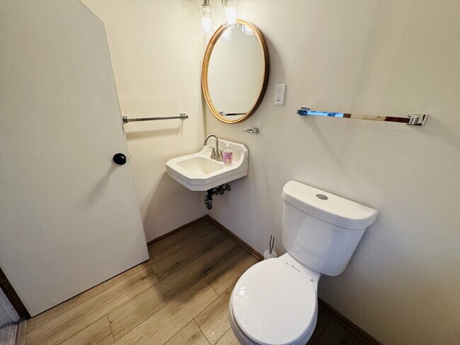 Building Photo - 6012 Logan Ave S