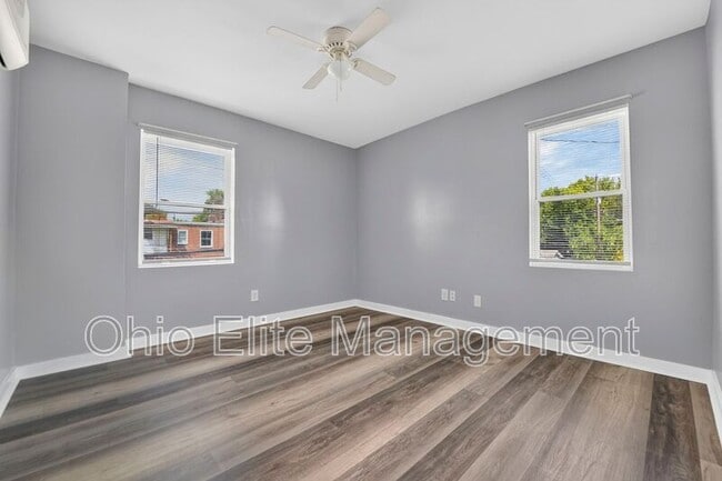 Building Photo - 1094 Oakwood Ave
