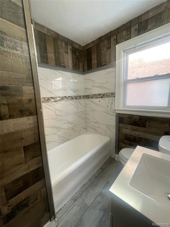 Building Photo - 14828 Sussex St