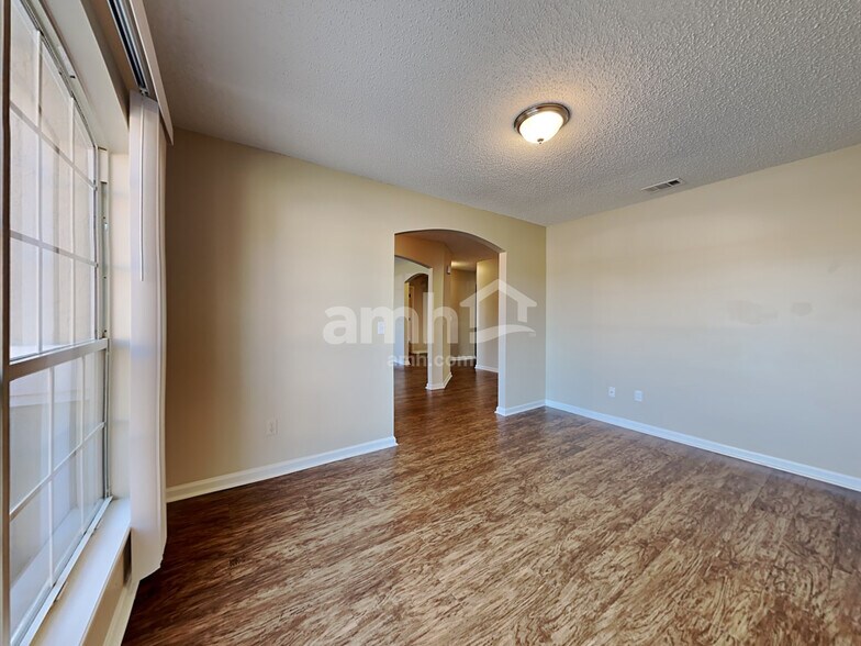 Building Photo - 2508 Westchester Ct