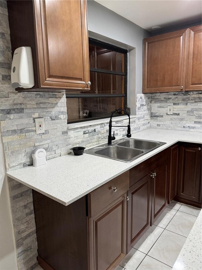 Building Photo - 6025 SW 133rd Ct