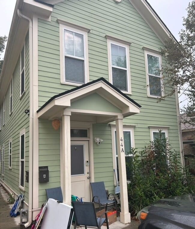 Building Photo - 44 Grove St