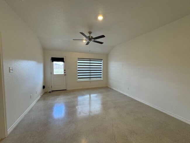 Building Photo - 1234 Lehmann Dr