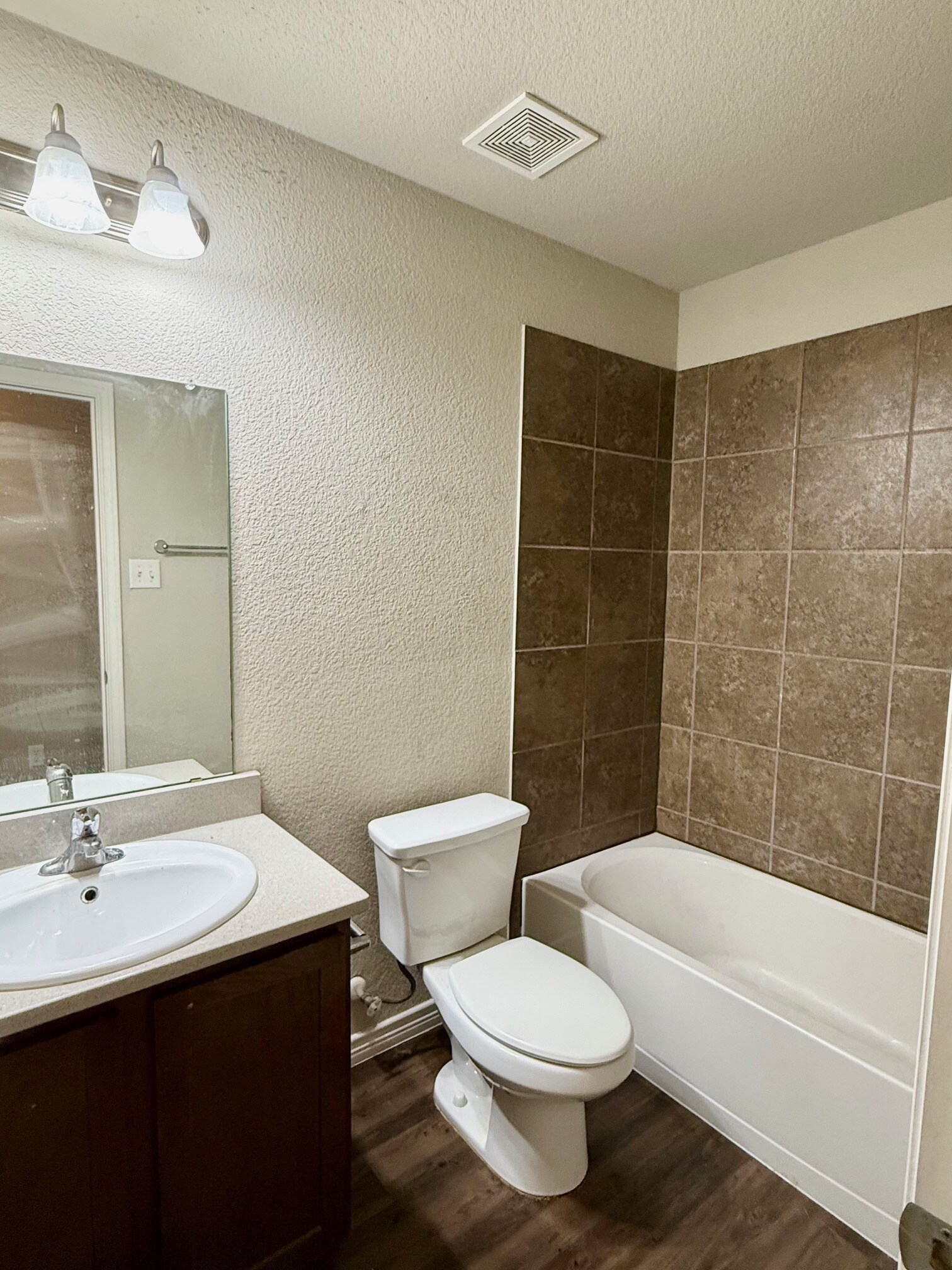 Building Photo - 634 Paseo Del Plata #B