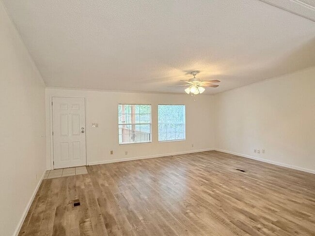 Building Photo - 3936 Griffith Rd