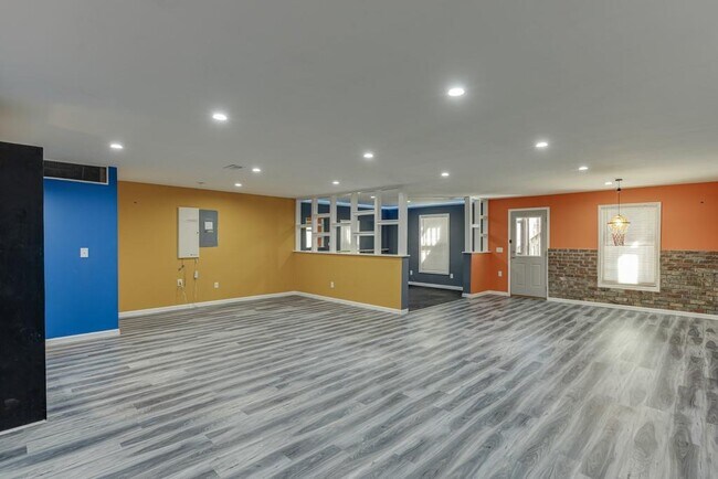 Building Photo - 6925 Fellowship Ln