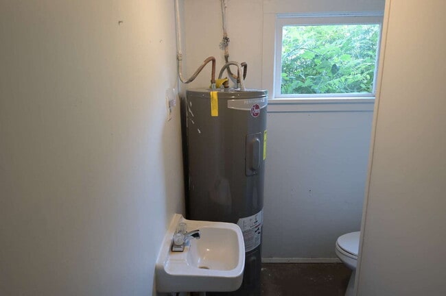 Building Photo - 2 bed 1.5 bath in Blyn