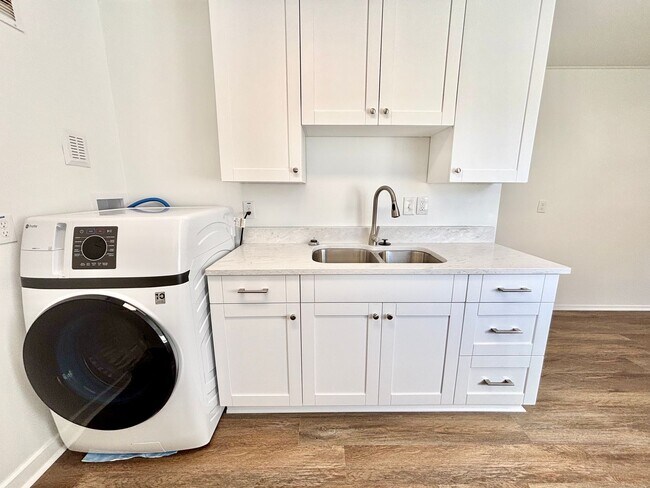 Building Photo - Fully Renovated Home in Chesapeake