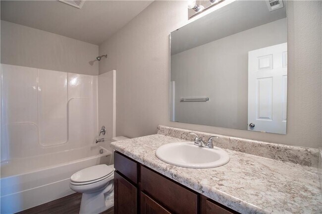 Building Photo - 1751 Eveningshade Ln