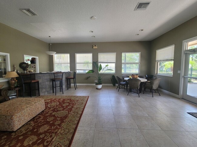 Building Photo - 671 Cypress Lake Blvd