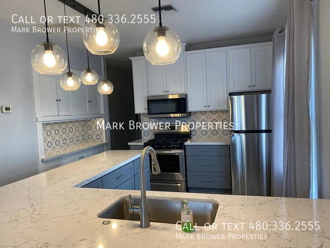 Building Photo - 1331 W Monroe St