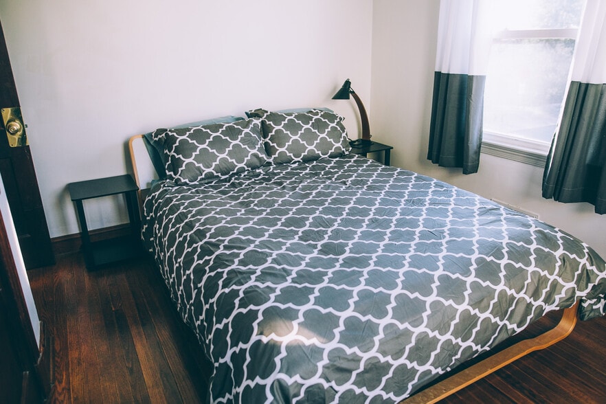 Building Photo - 1111 Rayon St