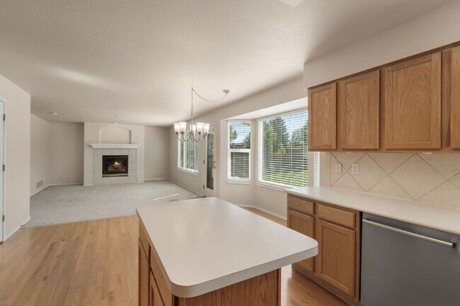 Building Photo - Spacious 4BR Home in Pine Creek – Academy D20