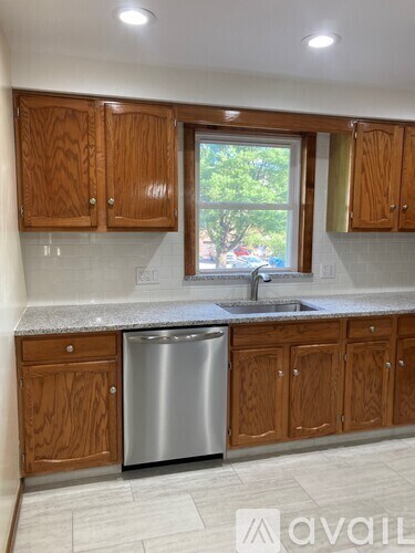 Building Photo - 30 Mansfield Dr