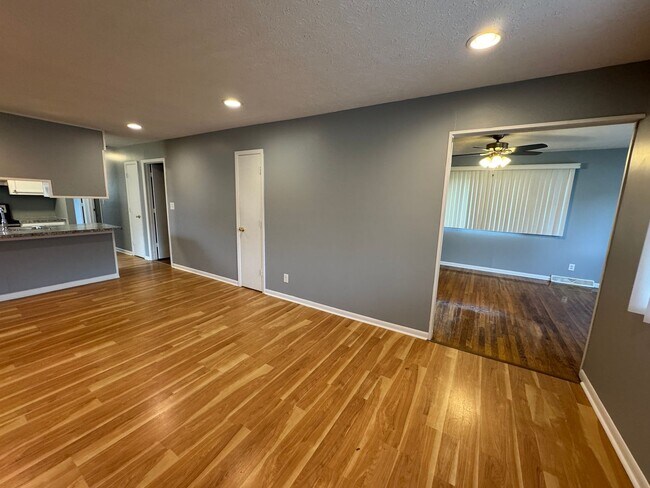 Building Photo - Snacks / Guion Creek - Washington TWP 3 Bed 2 Bath