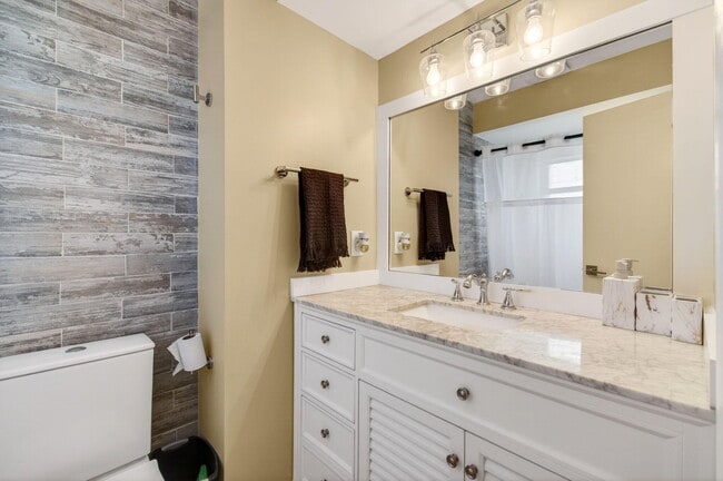 Building Photo - 149 NW 70th St