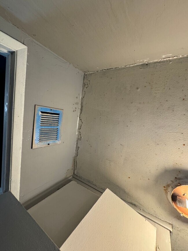 Building Photo - La Habra Duplex