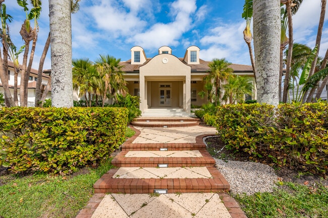 Building Photo - 981 Longboat Club Rd