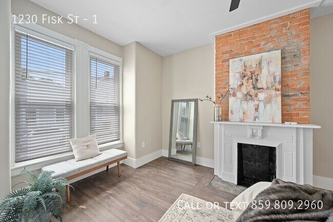 Building Photo - 1230 Fisk St