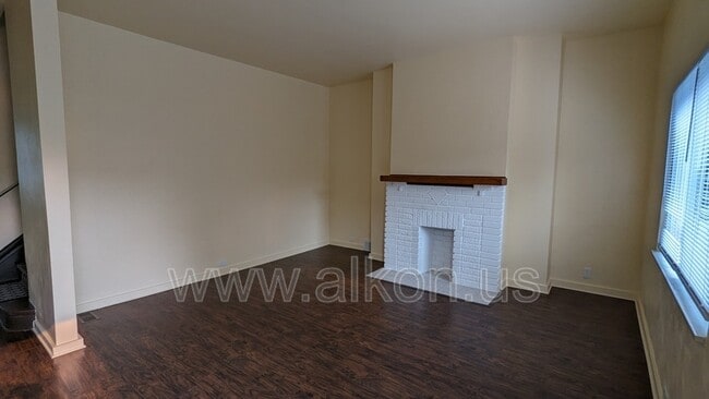 Building Photo - 4302 Stanley St