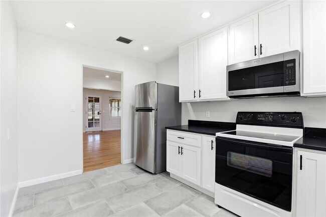 Building Photo - 1913 Baldwin Dr