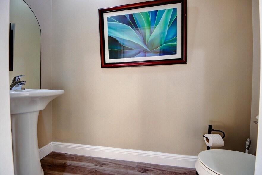 Building Photo - 6143 Seminole Gardens Cir
