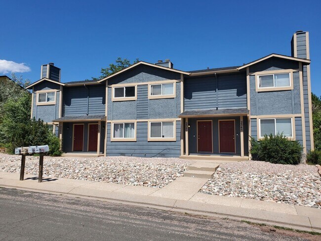 Primary Photo - Townhome Style Living!