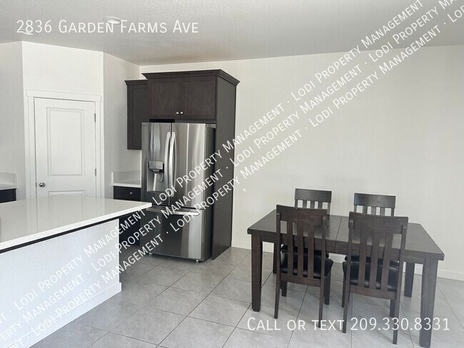 Building Photo - 2836 Garden Farms Ave