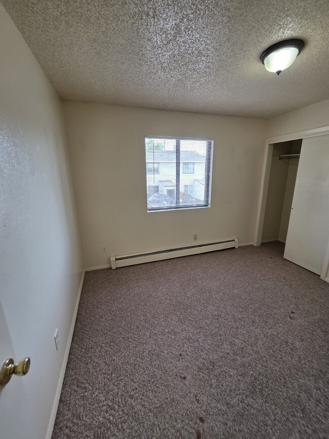 Building Photo - 3226 Rood Ave