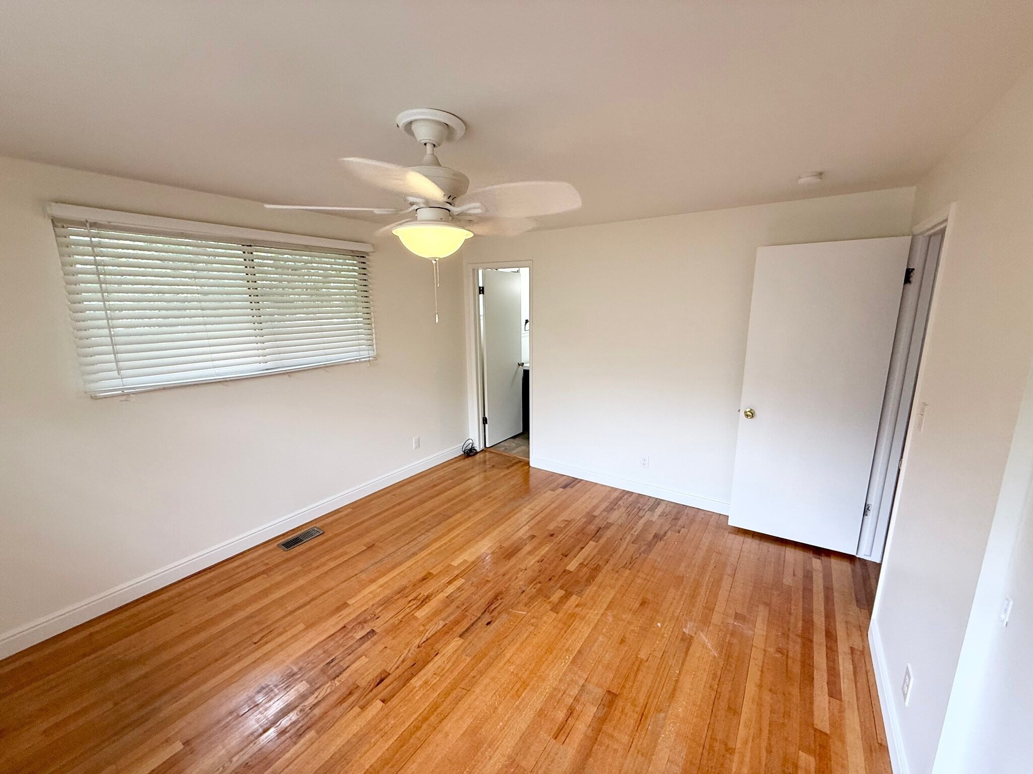 Building Photo - 6884 Bellavista Dr