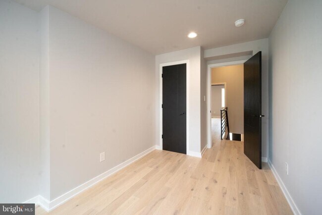 Building Photo - 1238 S Warnock St