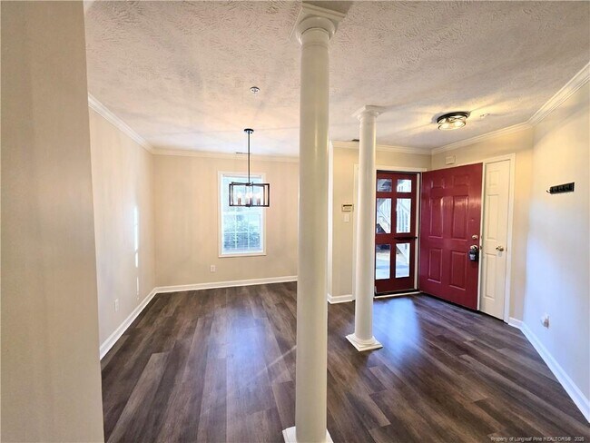 Building Photo - 302 Bubble Creek Ct