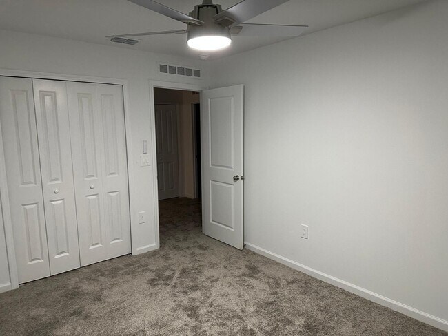 Building Photo - 4 Bed / 2.5 Bath Home – Available Septembe...