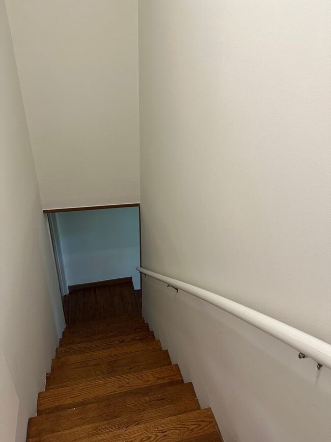 Building Photo - 1604 McCall Dr