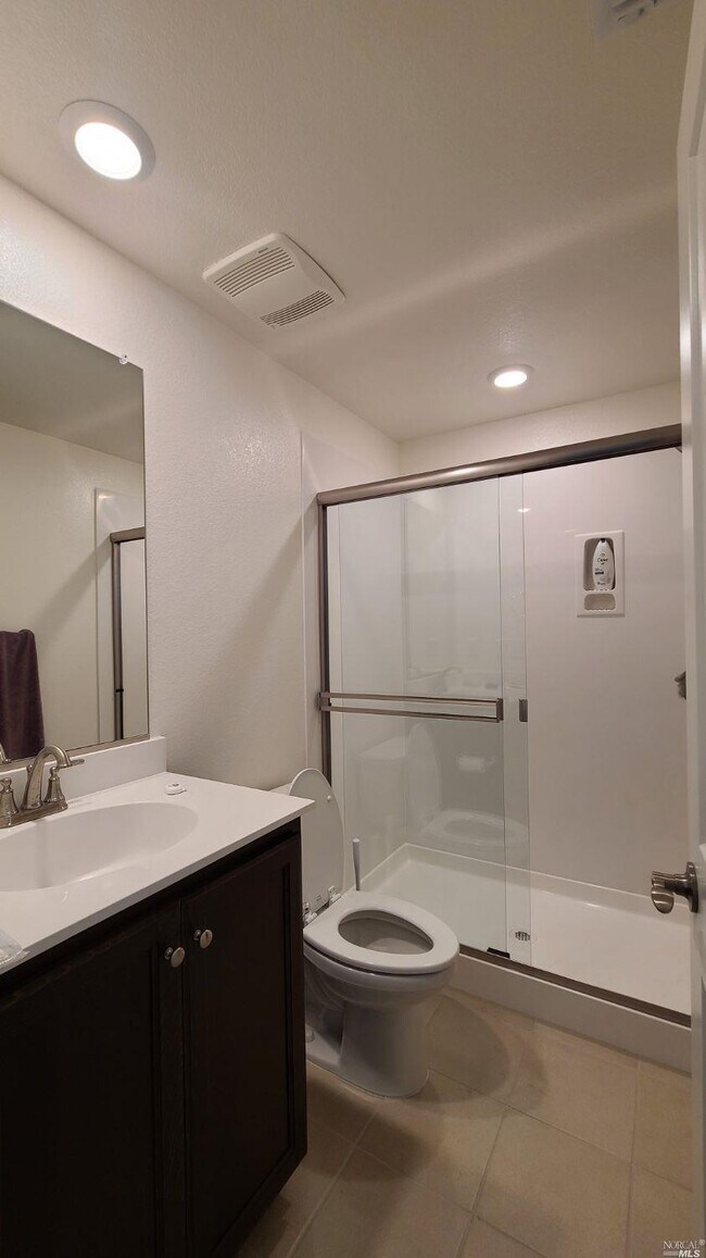 Building Photo - 2402 Indigo Dr