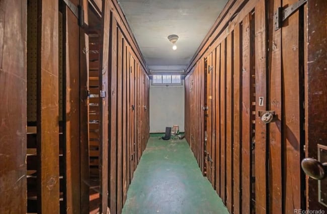 Building Photo - 955 N Washington St