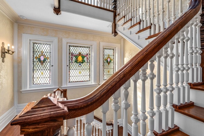 Building Photo - 5135 Ellsworth Ave