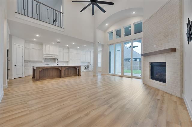 Building Photo - 545 Goose Lake Dr