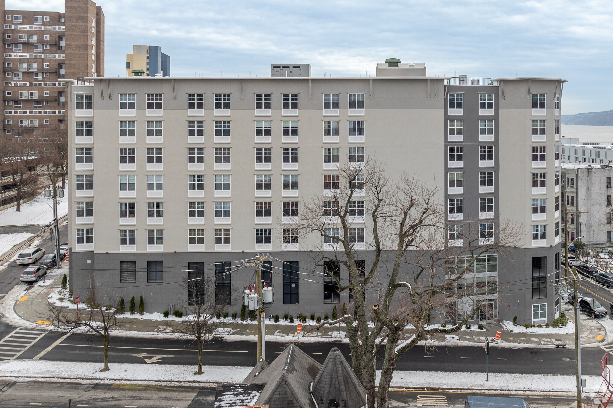 Building Photo - Regency on the Hudson