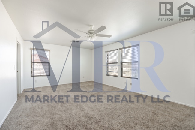 Building Photo - 3Bed/2.5Bath House at Honeycutt Ave/Hogene...