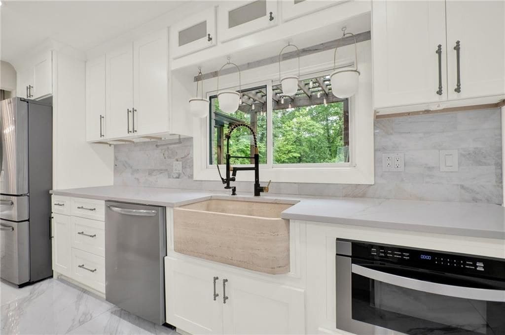 Building Photo - 3270 Brookview Dr