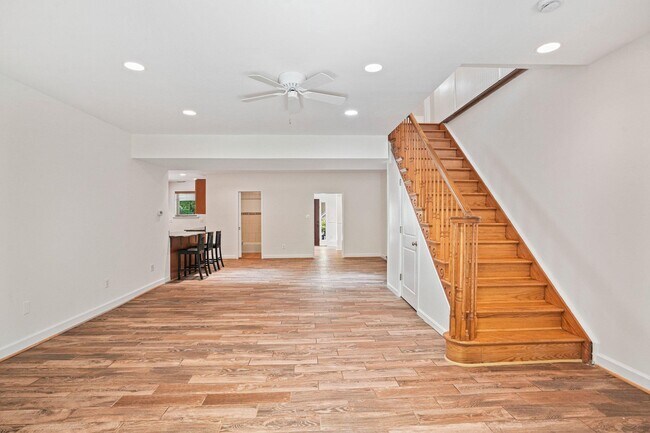 Building Photo - 7712 Dolly Dr