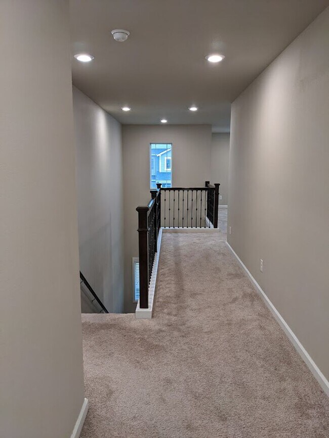 Building Photo - Northshore, Bothell, Millcreek 4 bedroom Home Special offer!